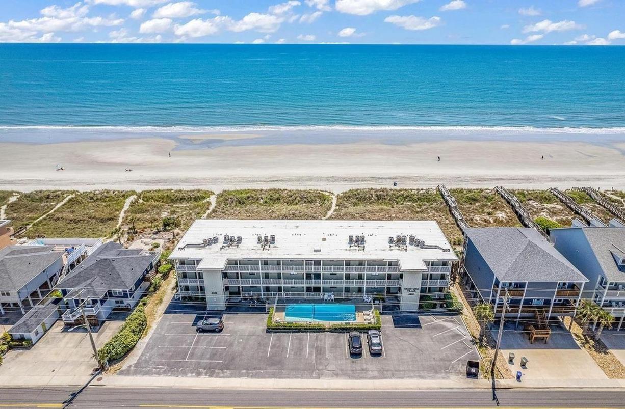 Beautiful Beachfront-Oceanfront First Floor 2Br 2Ba Condo In Cherry Grove, North Myrtle Beach! Renovated With A Fully Equipped Kitchen, 3 Separate Beds, Pool, Private Patio & Steps To The Sand! Exterior photo